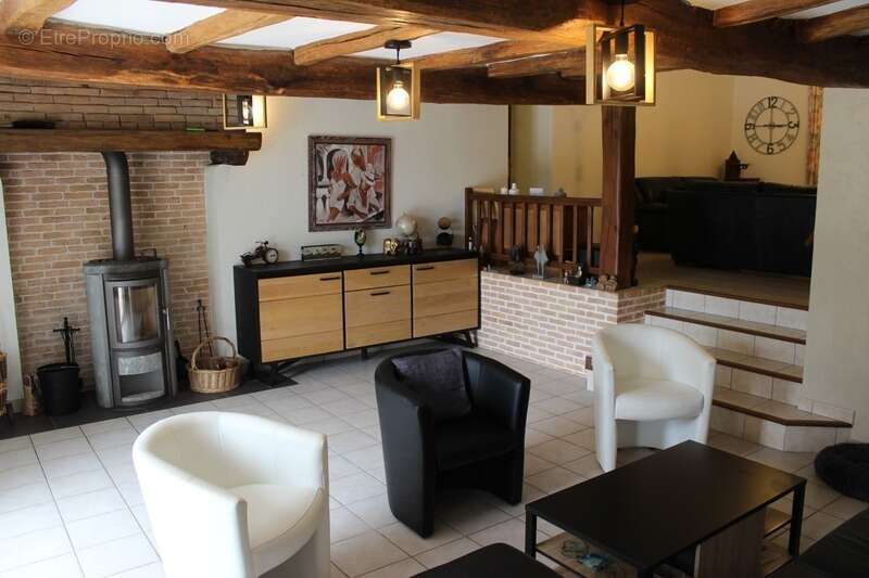 Dpt Maine et Loire (49), à vendre proche  de Cholet, maison de caractère avec 6 chambres sur 3750 m² de terrain + dépendance - photo 3