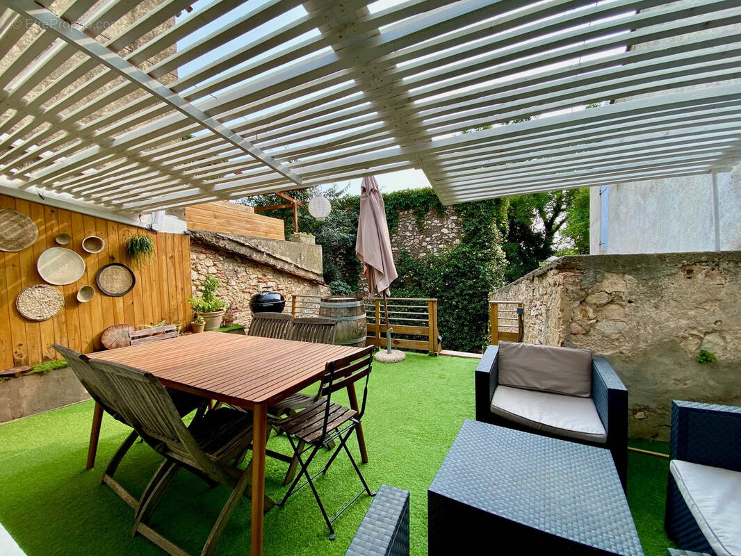 Maison à MONTPEYROUX