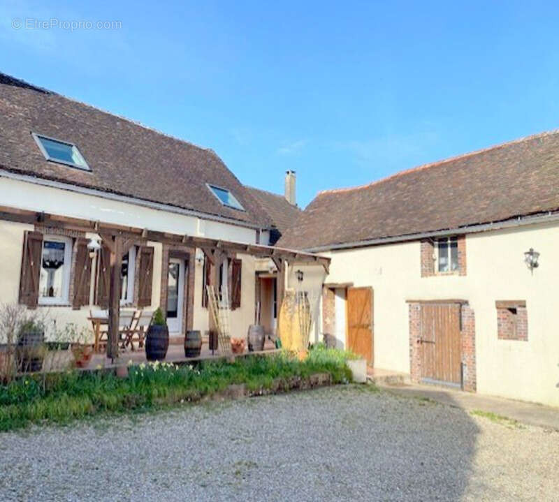 Maison 228 m² à Sens  - photo 3