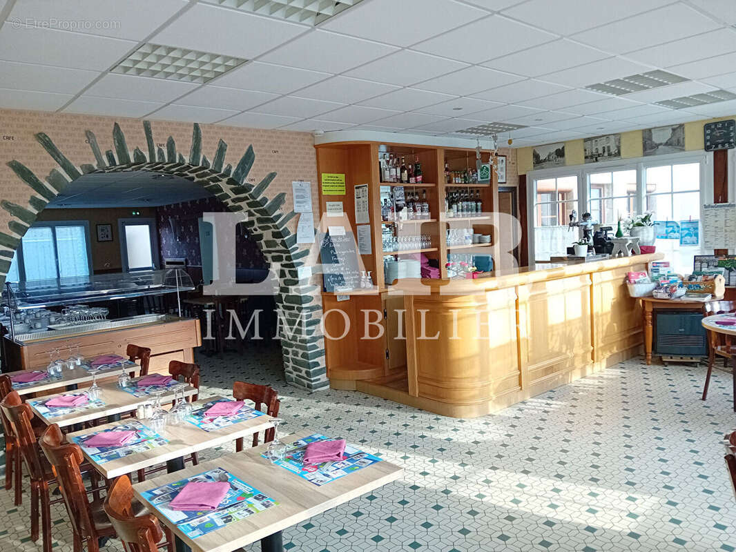 Commerce à PRE-EN-PAIL