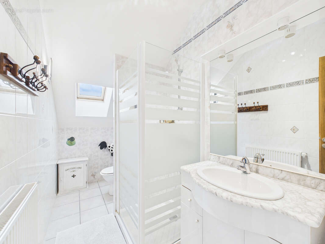 Maison individuelle - secteur calme belle exposition - La Biolle - 215 m2 - photo 23