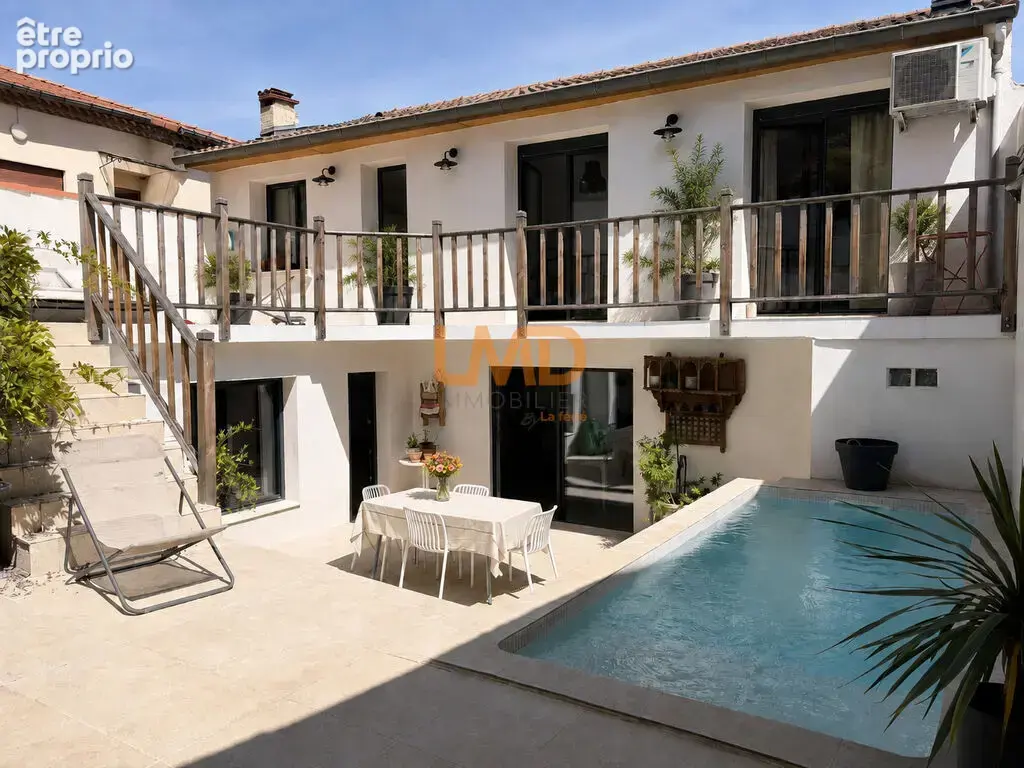 Nîmes Croix-de-Fer – Maison rénovée avec garage, terrasses et ba - photo 2