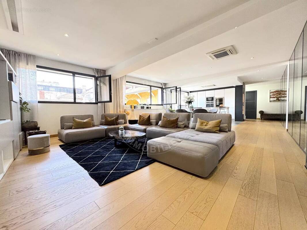 A vendre – loft contemporain en dernier étage – annecy centre-ville - photo 4