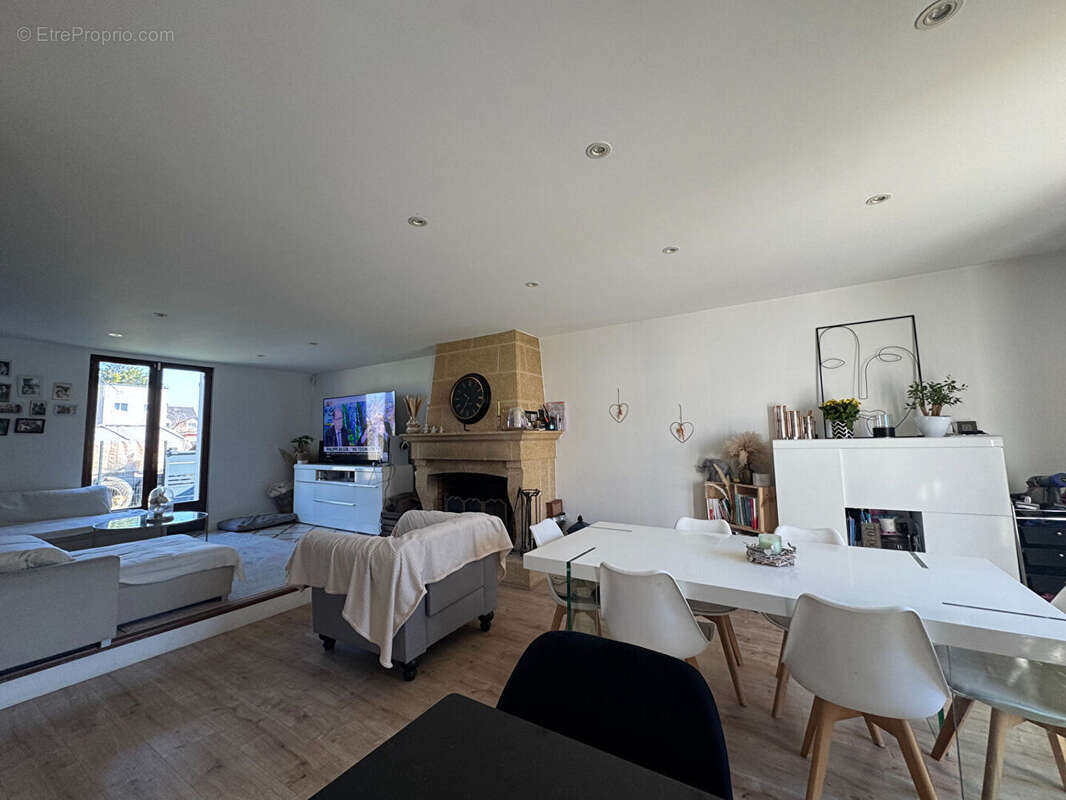 Maison à SARTROUVILLE