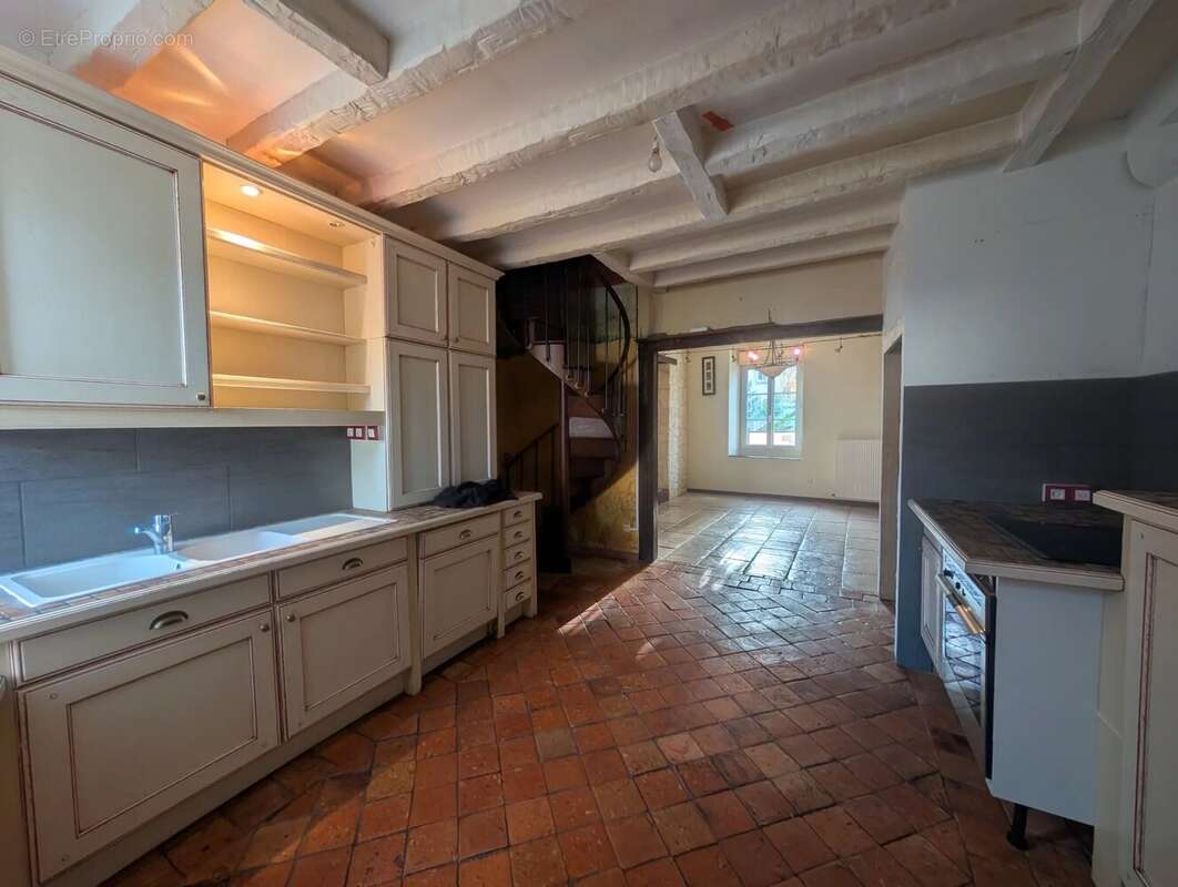 Maison à LE CHATELET-EN-BRIE