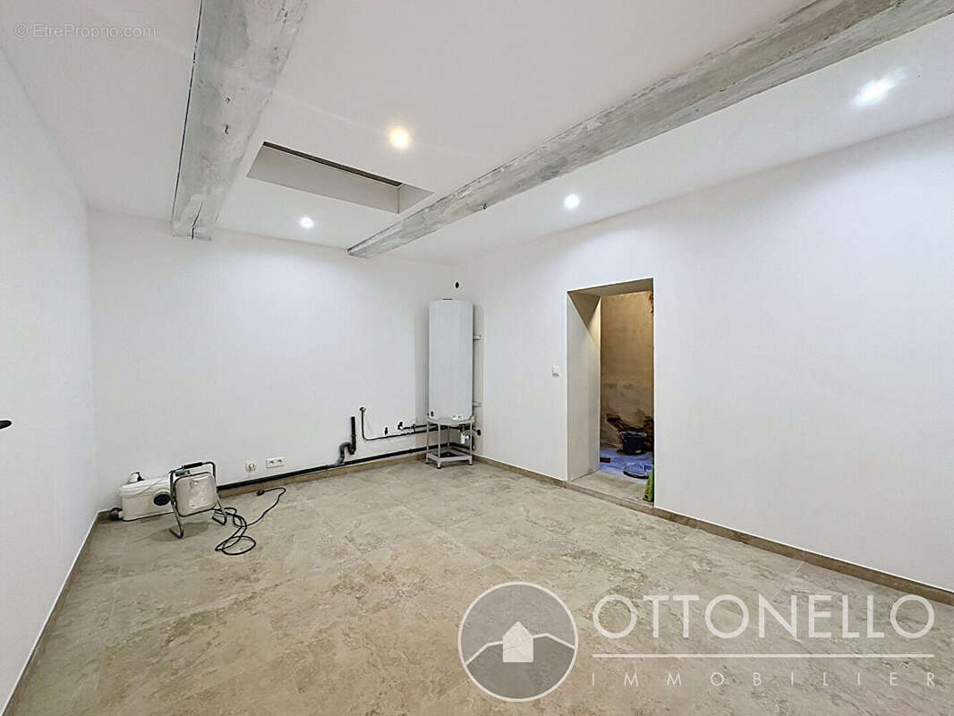 Appartement à ROQUEBRUNE-SUR-ARGENS