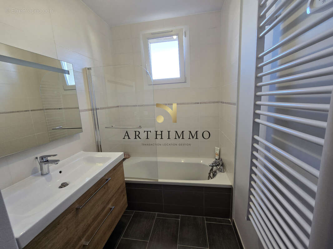 Appartement à ROMANS-SUR-ISERE