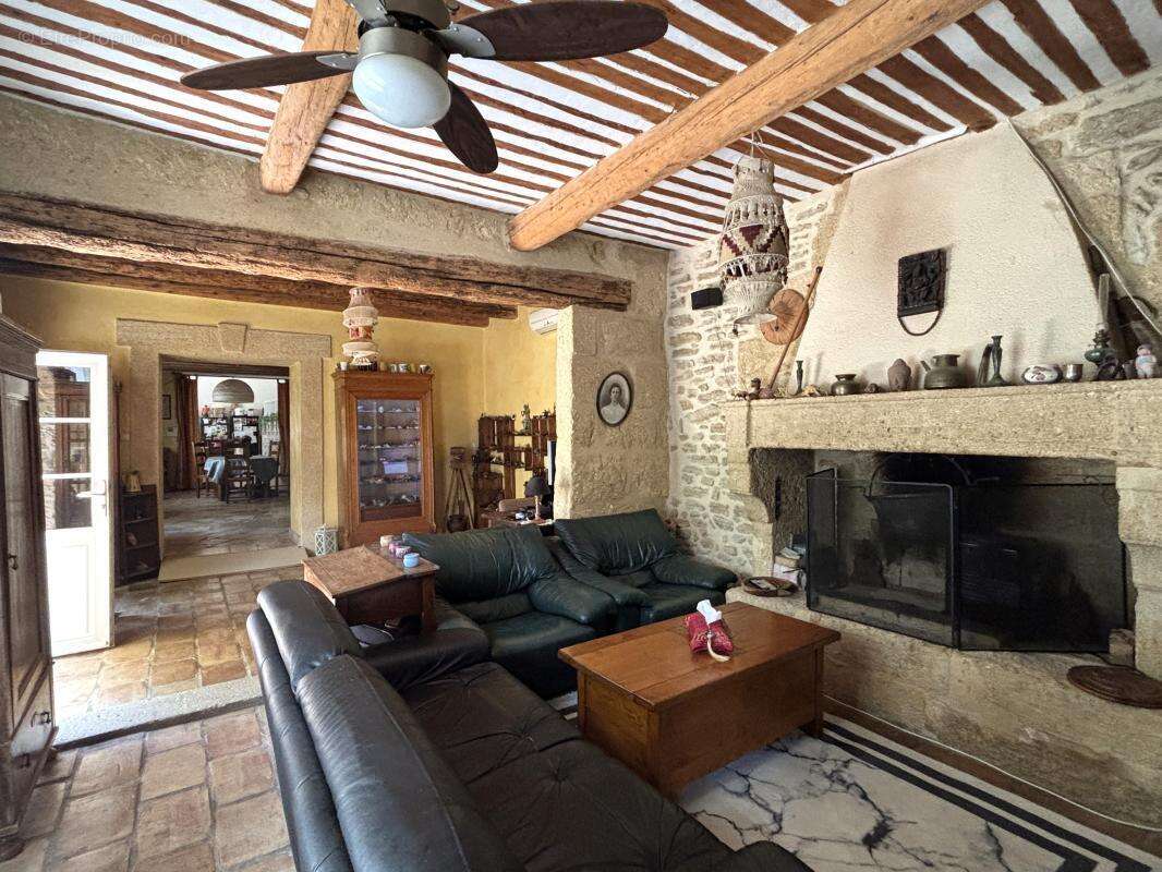 Maison 280 m² à Sernhac  - photo 4