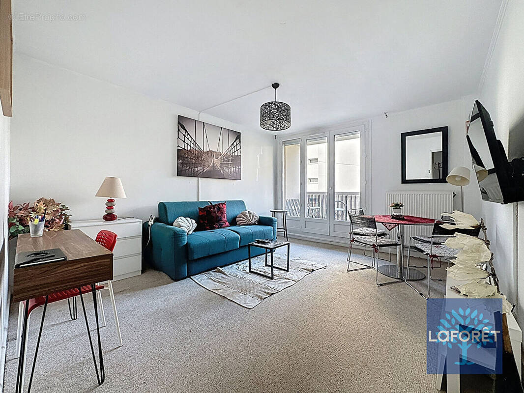 Appartement à CHILLY-MAZARIN