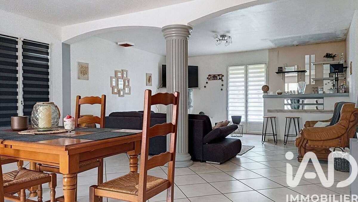 Maison 244 m² à Saint-Maurice-En-Riviere  - photo 5