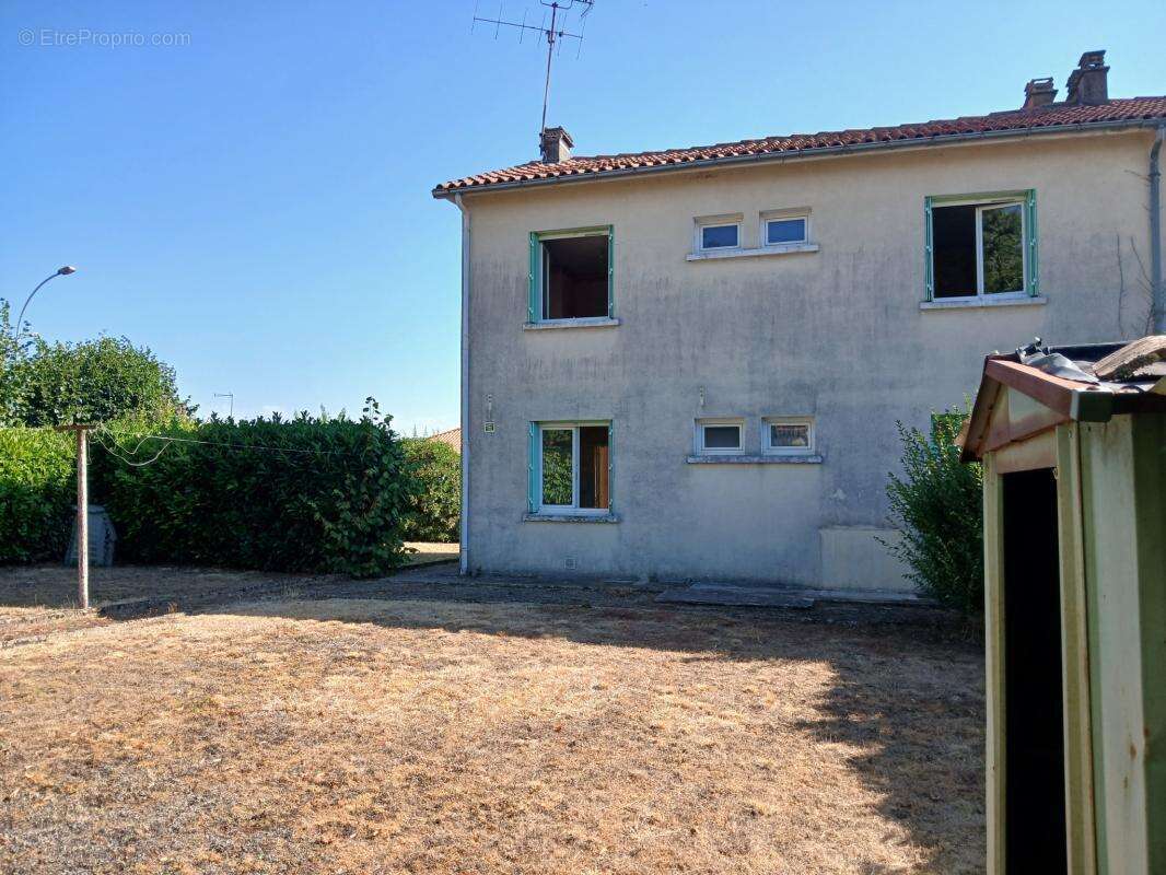 Maison lumineuse 4 chambres avec terrain clos et arboré - photo 2