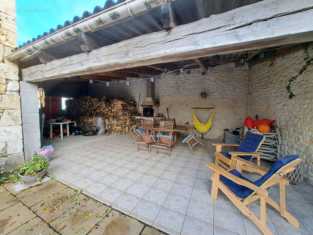 Maison à SAINT-SIGISMOND-DE-CLERMONT