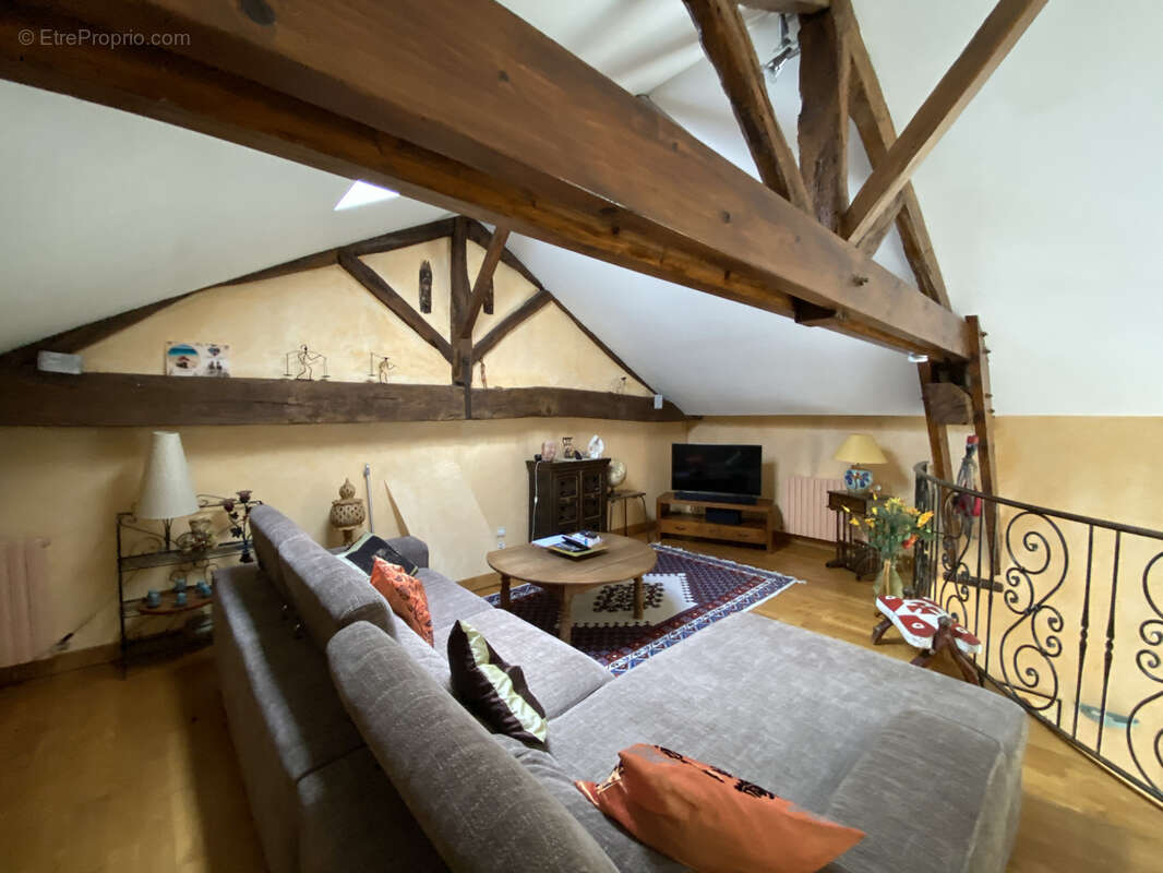 Maison à FLEAC
