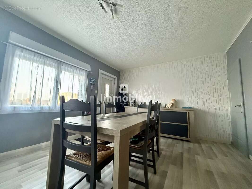 Maison à AUBERCHICOURT