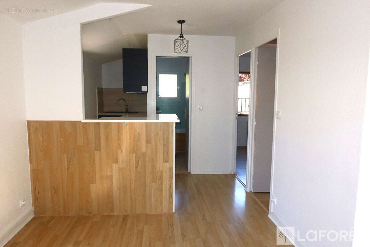 Appartement à LINAS