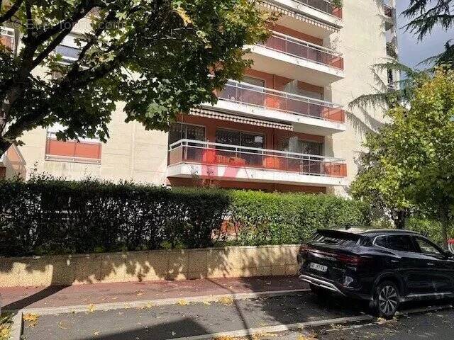 Appartement à ISSY-LES-MOULINEAUX