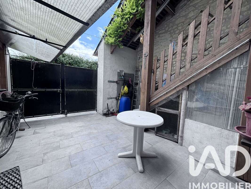 Maison 76 m² à Loudun  - photo 2