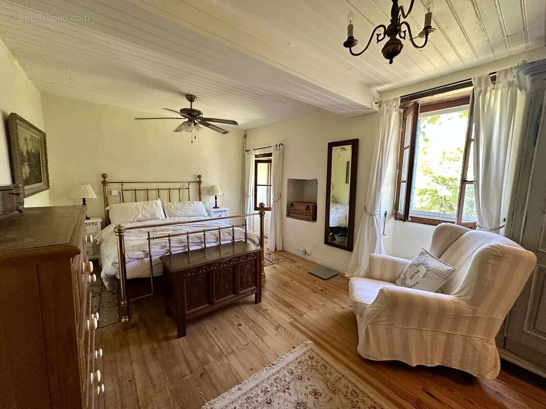 Belle maison en pierre avec piscine, jardin et vue sur la campagne - photo 5