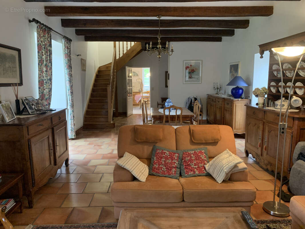 Maison à CHERVES-CHATELARS