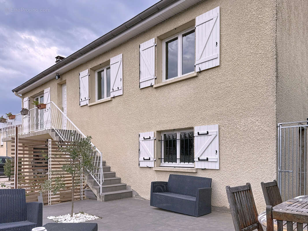 Maison à SAINT-MARTIN-LA-PLAINE