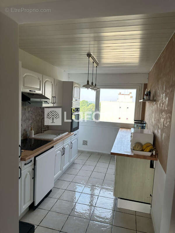 Appartement 3 chambres, balcon, cave, sous-sol - photo 2