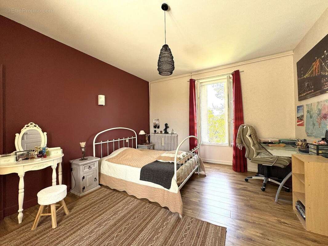   - Maison à OIRON