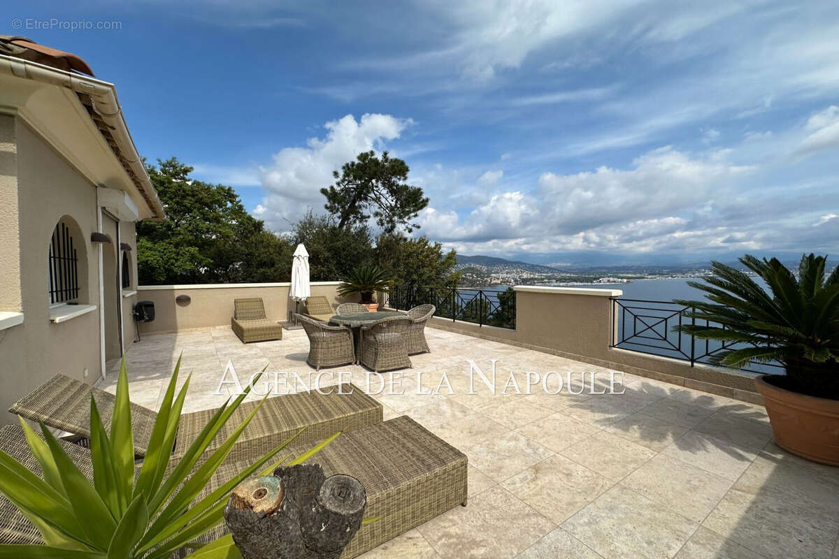 Maison à THEOULE-SUR-MER