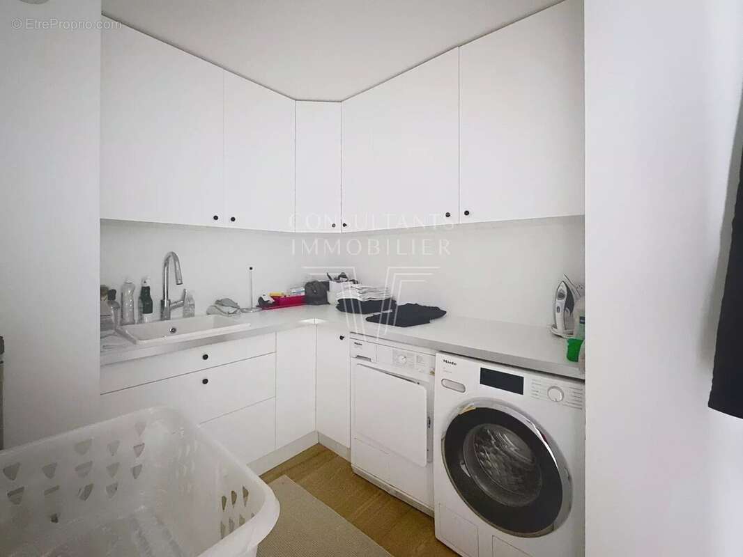 Appartement à PARIS-7E