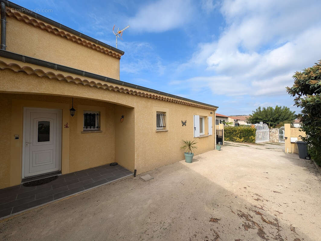 Maison F5 - récente de plein pied  à CORNAS - photo 16