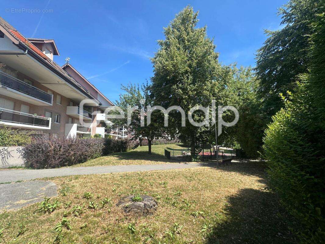 Vente - Appartement - 3 pièces + cuisine - 68,35 m² - 369 000 € - photo 2
