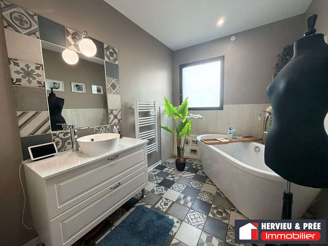 Maison à BIEVILLE-BEUVILLE