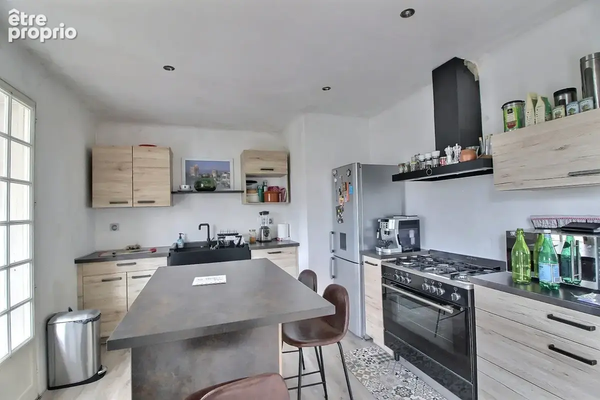 A vendre - maison familiale sur sous-sol - 150 m2 environ - 6 pieces - garage - photo 9