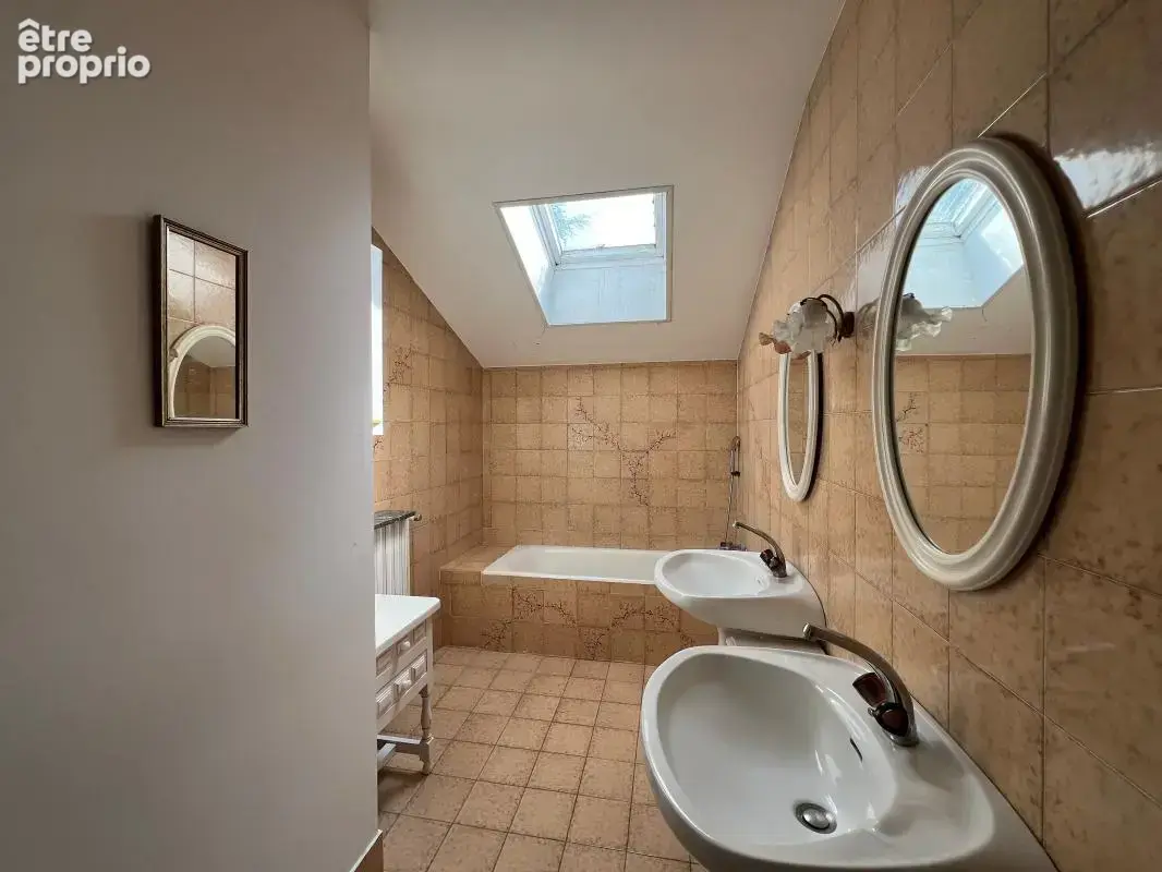 À VENDRE – SAINT-EUSÈBE (74150) - Maison familiale avec vue panoramique - photo 13