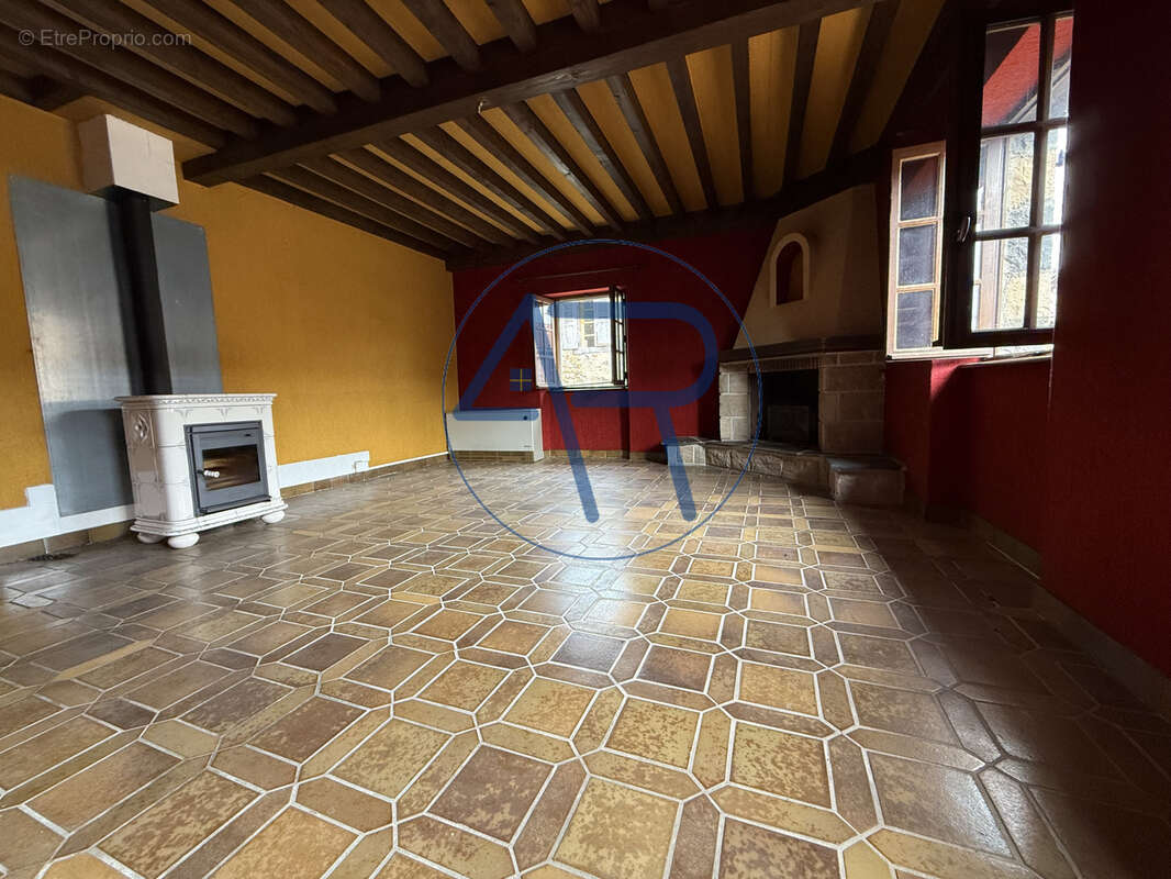 Maison à LAVAUDIEU