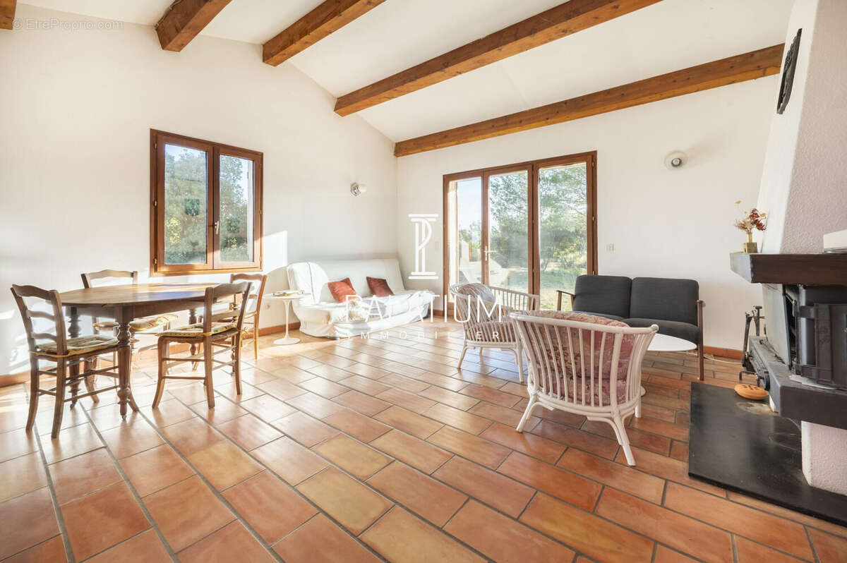 Maison 73 m² à Esparron-De-Verdon  - photo 6