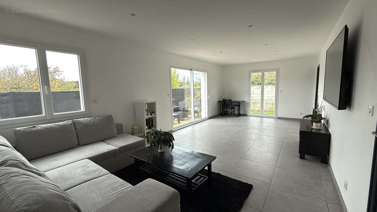 Maison à SAINT-MARCEL-LES-VALENCE