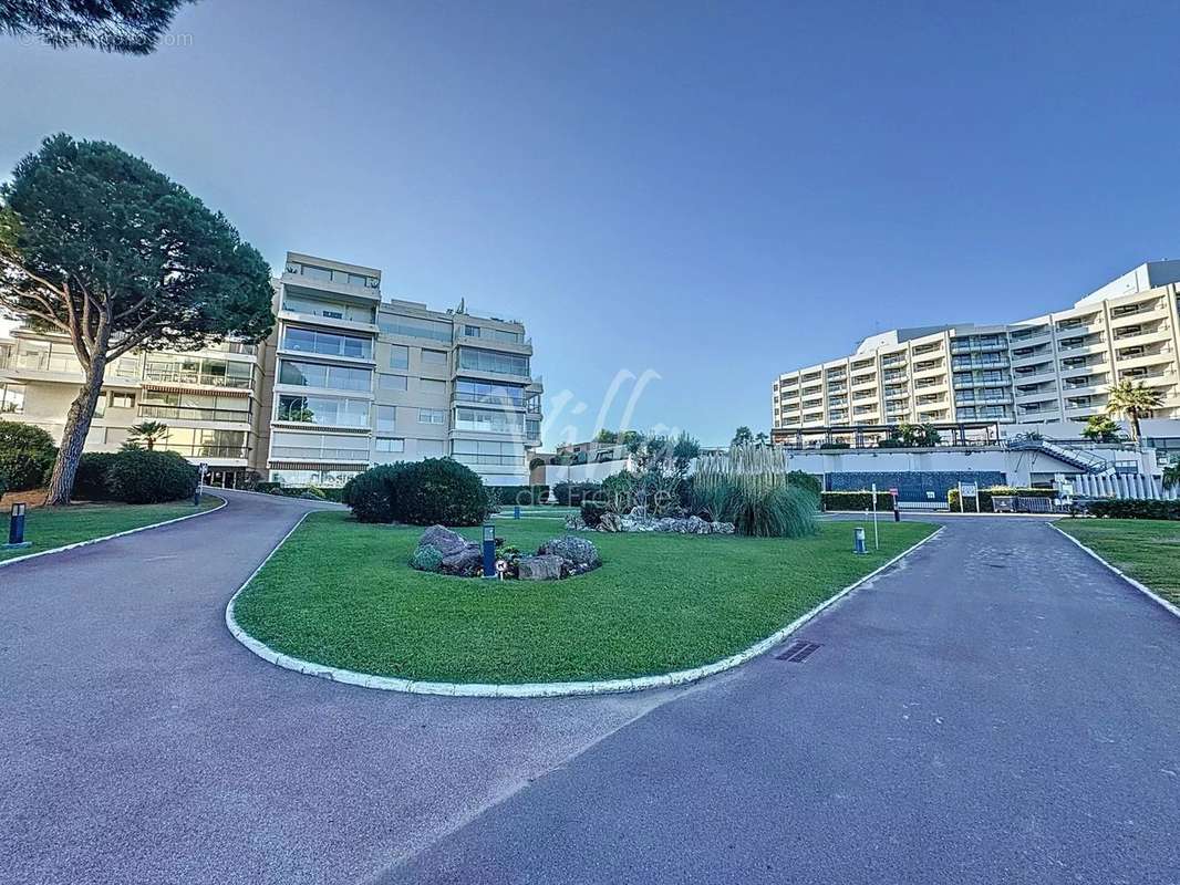 Appartement à MANDELIEU-LA-NAPOULE