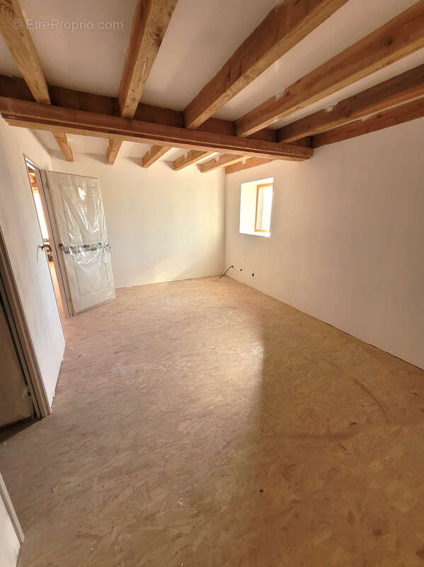 Maison à ONET-LE-CHATEAU