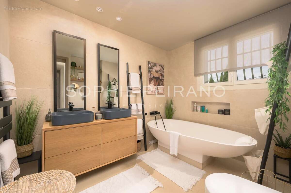 Maison à MOUGINS