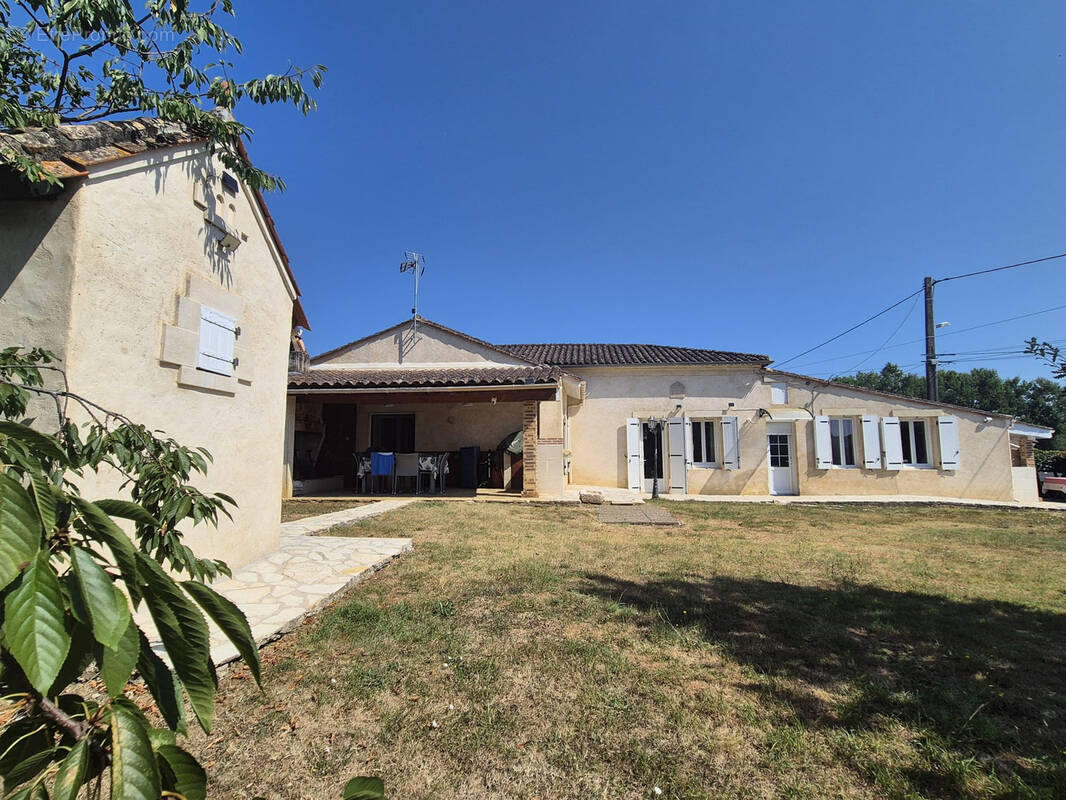 Maison à MARTRES