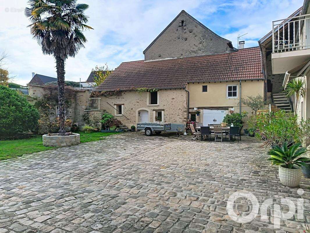Maison à BALLAINVILLIERS