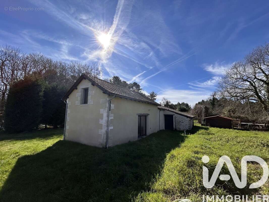 Maison 107 m² à Beleymas  - photo 3