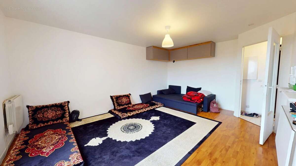 Appartement à VAUJOURS