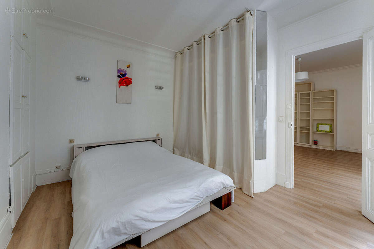 Appartement à PARIS-10E