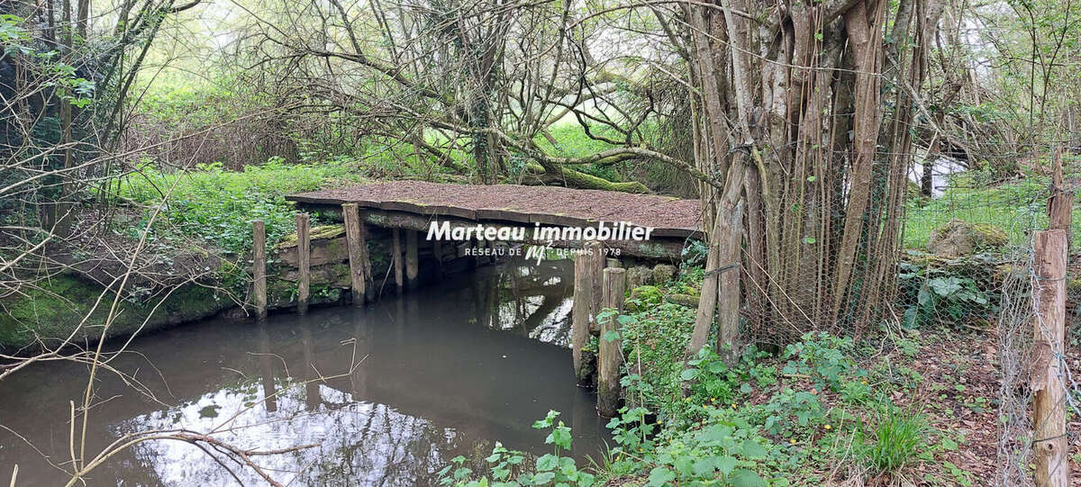 Terrain à SAINT-PIERRE-DU-LOROUER