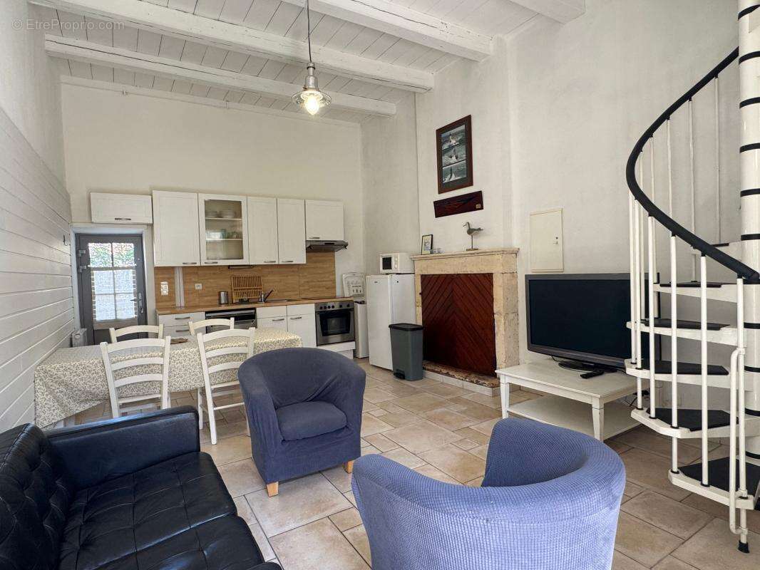 A vendre: Maison de Charme au Cœur de Saint Georges d'Oléron - photo 2
