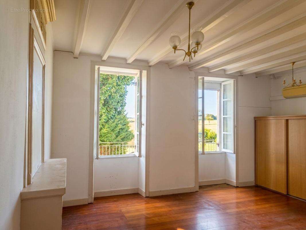 Maison à SAINT-FORT-SUR-GIRONDE