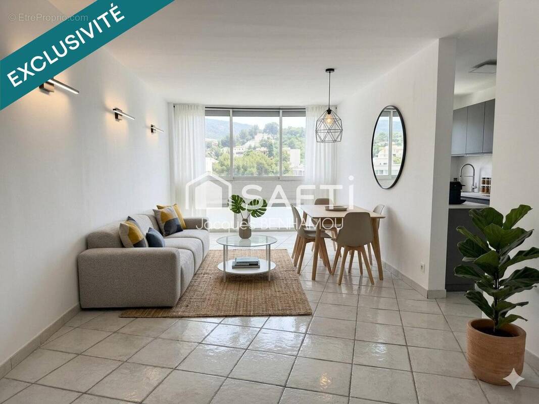 Photo 1 - Appartement à MARSEILLE-12E