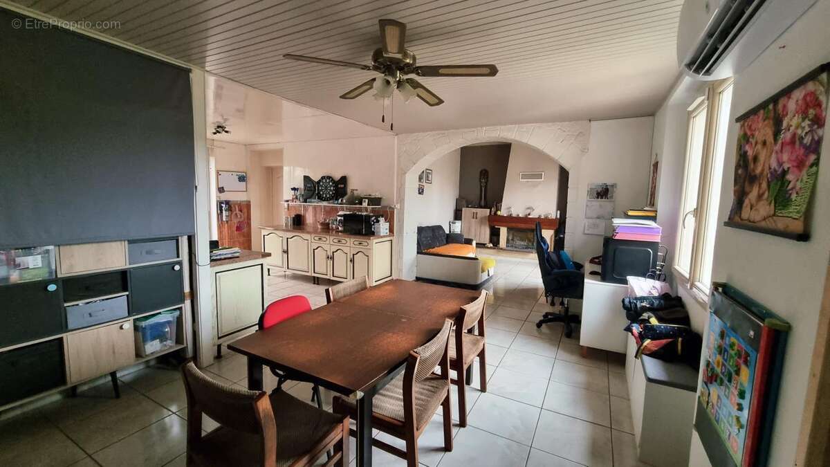 Maison à DOUVILLE