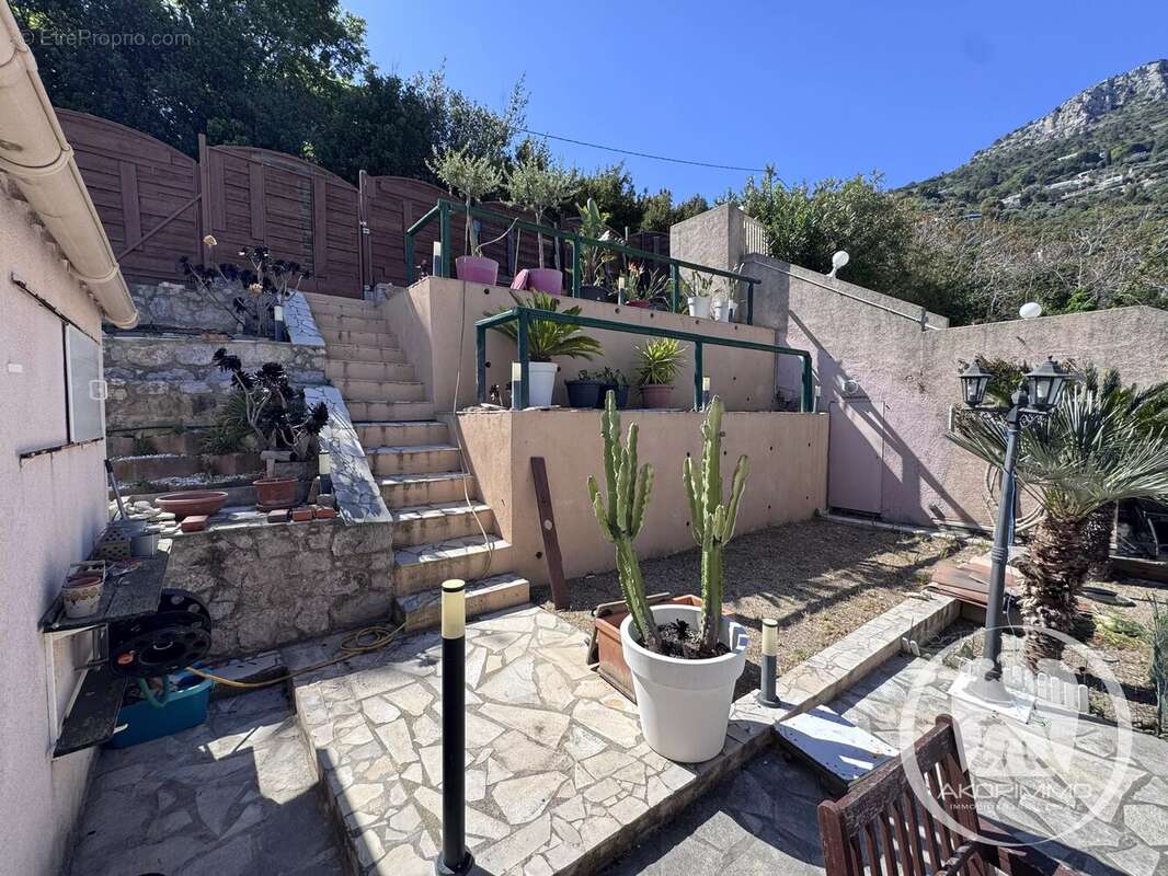 Appartement à EZE